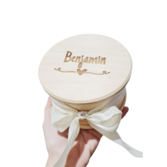 Escarpines Plush + Caja madera personalizada en internet