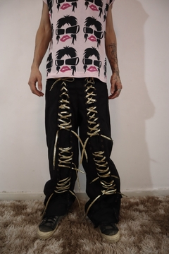 Pantalón zapatilla total black en internet
