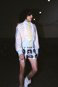 Campera payaso triste en internet