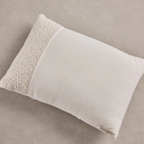 ALMOHADÓN RECTANGULAR LE BEBÉ EN BRODERIE