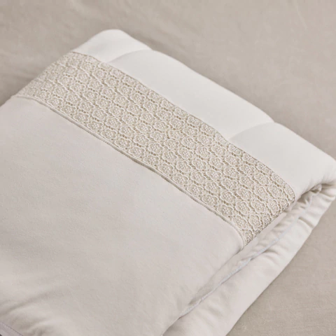 ACOLCHADO LE BEBÉ EN BRODERIE