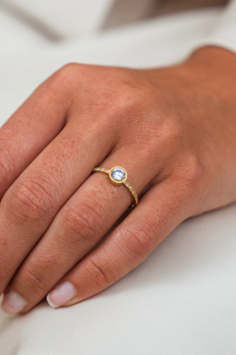 ALIANZA DE ORO CON CIRCONES - comprar online