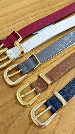 CINTO COURO FIVELA DOURADA na internet