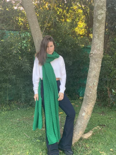 Bufandón verde largo tejido con trenzas de lana suave Somos Hygge