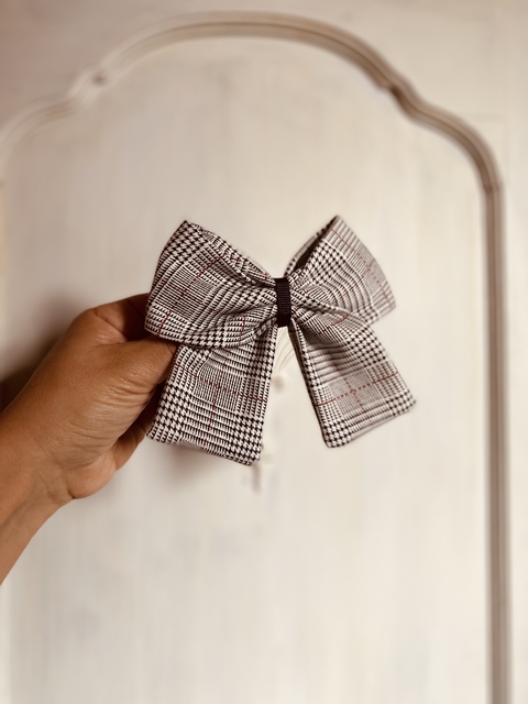 Pinza moño mediano LINDA GALES - comprar online