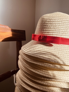 Sombrero ODILIA lazo rojo en internet