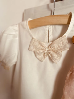 Blusa CAROLA natural •beba• - Donora Kids