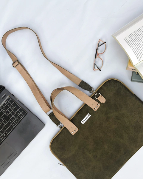 Funda Porta Notebook para Mujer "Positano" con Manijas, Correa y Bolsillo Interno | 14", 15.6" y 17" pulgadas | Cuero Sintético