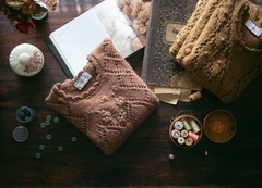 Sweater marrón con flores (M) - comprar online