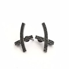 Br 0061-1 : Ear cuff Cruz, zircônias negras, coleção semijóia.