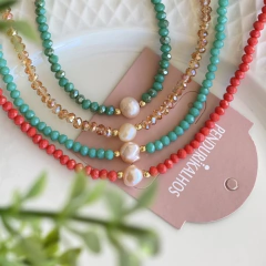 Ck 0081-1: Choker cristais leitosos e pérola. Vendidas separadamente.