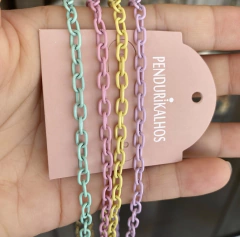 Cl 0256: Colar corrente elos finos esmaltados.