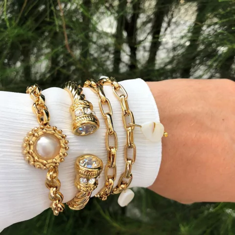 Pulseiras. Vendidas separadamente.