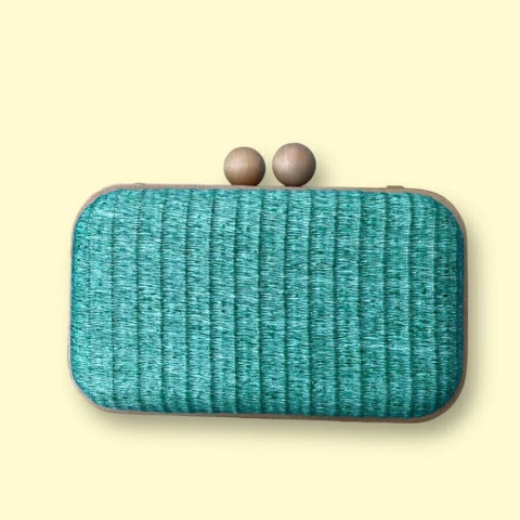 Clutch Verde com Madeira