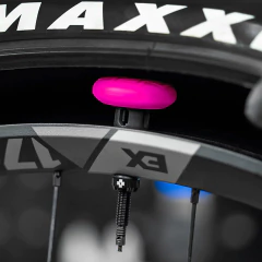 MUC OFF PORTA TAG CON VALVULAS 44MM NEGRA - comprar online