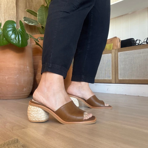 Zueco Martina Mocca - comprar online