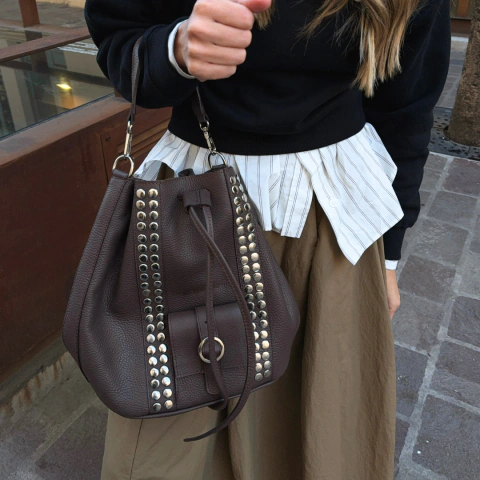 Cartera Tachas Choco