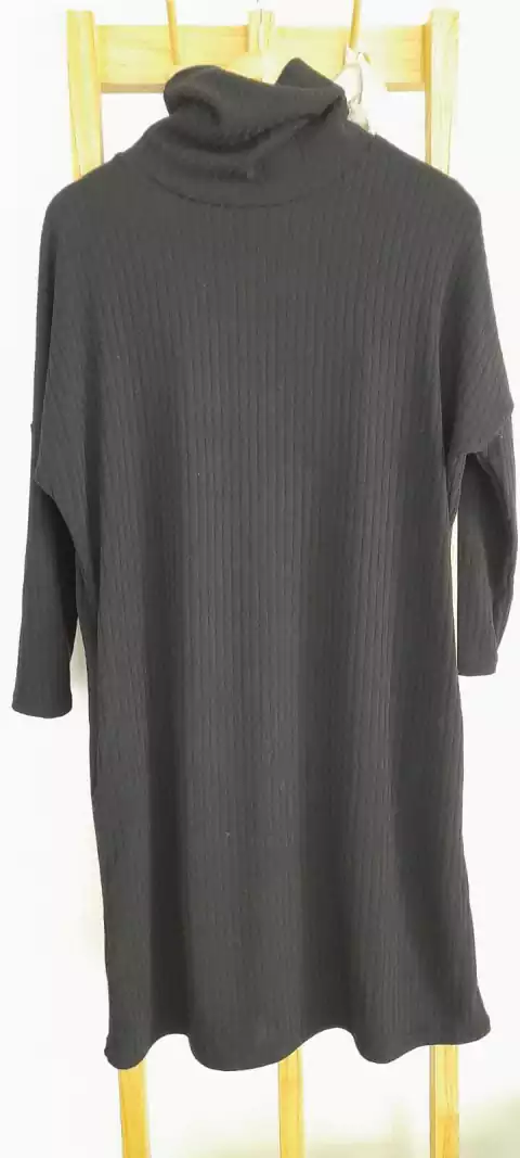 VESTIDO CUELLO POLERA