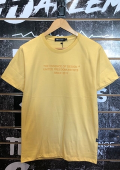 Remera Teod Essential #2 Amarillo (M) en internet