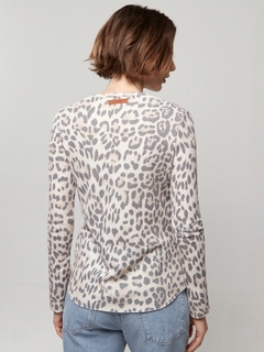 BUZO BASICO LEOPARDO en internet