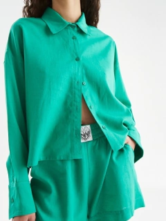 CAMISA OVER CROP LINO VERDE - UPHILL STORE