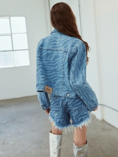 SHORT DENIM PLUMA ART en internet