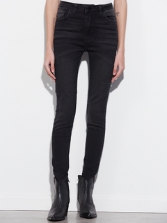 JEAN SKINNY JOYCE BLACK - comprar online