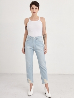 JEAN MOM BROKEN LIGHT BLUE - comprar online