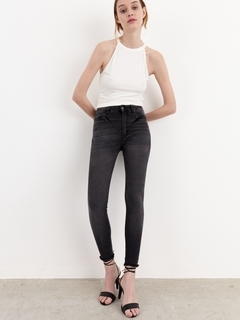 JEAN SKINNY TASH GREY Talle 32 ST MARIE Promo sin cambio