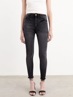 JEAN SKINNY TASH GREY Talle 32 ST MARIE Promo sin cambio - comprar online