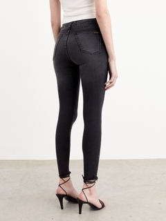 JEAN SKINNY TASH GREY Talle 32 ST MARIE Promo sin cambio en internet