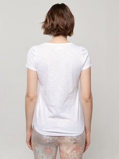 REMERA BASICA PLUMA BLACK en internet