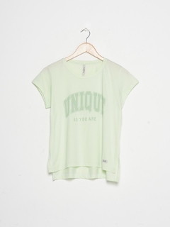 REMERA UNIQUE Batuk Woman Promo SIn Cambio