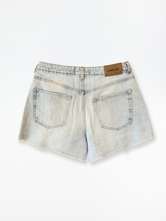 SHORT DENIM BROKEN LIGHT BLUE en internet