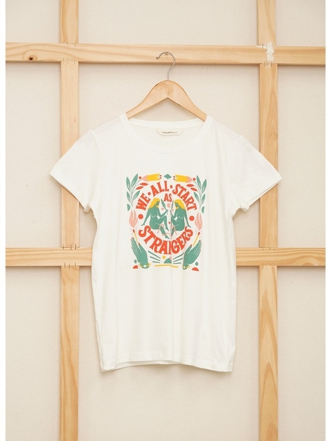 REMERA STRANGERS Batuk Woman en internet