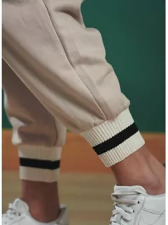 Imagen de JOGGER HARVARD BEIGE Batuk Woman