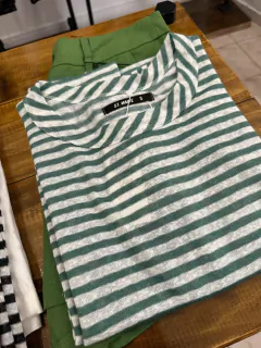 REMERA SARA STRIPE CUELLO REDONDO en internet