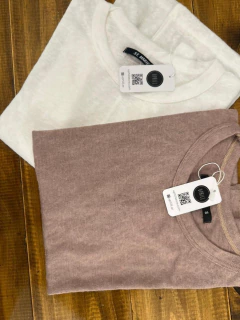 REMERA BASICA SARA EGIPTO - UPHILL STORE