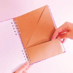 Imagen de Cuaderno anillado tapa dura floreado A5