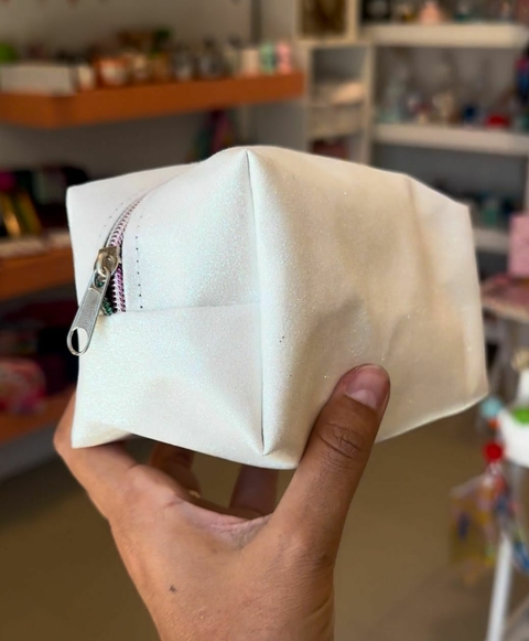 neceser porta cosmetico blanco
