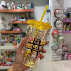 Vaso con sorbete emojis