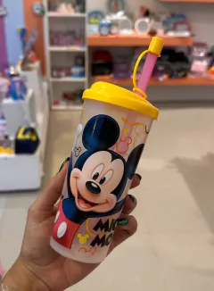 Vaso con sorbete mickey