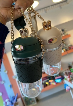 Vaso conejo con cadena
