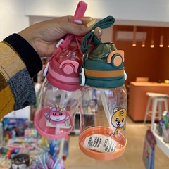 botella infantil con pico tira