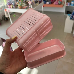 Escurridor de cubiertos rosa en internet