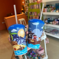 Vaso infantil con tapa piratas