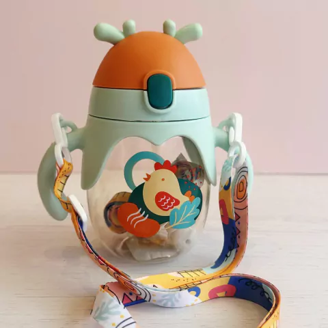 Botella infantil con manija gallina