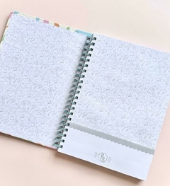 Cuaderno A4 Tapa dura con elastico ser feliz en internet