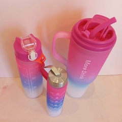 Set de vaso alto con manija mas dos botellas en internet