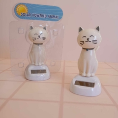 Adorno gatito en movimiento
